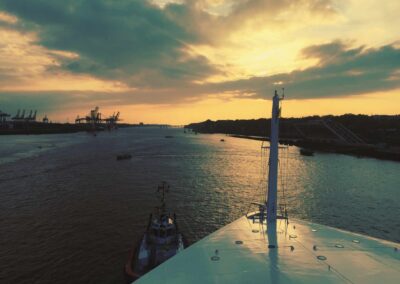 Eindrucksvolle Szene auf hoher See während einer AIDA Reise