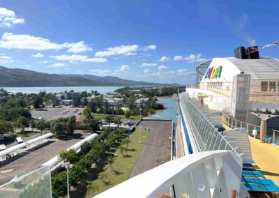Urlaubsstimmung und Erholung an Bord eines Kreuzfahrtschiffes