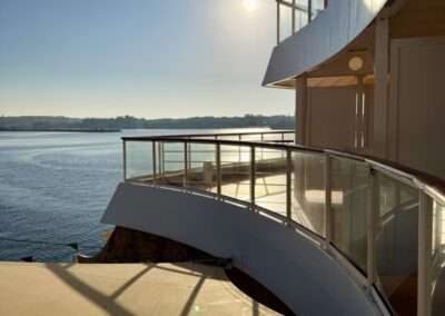 Blick auf das Meer von einem AIDA Kreuzfahrtschiff aus